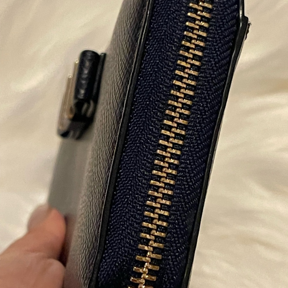 ✨Rare 💯% Authentic BOW long coach midnight blue wallet Gold-tone Hardware - Picture 8 of 9